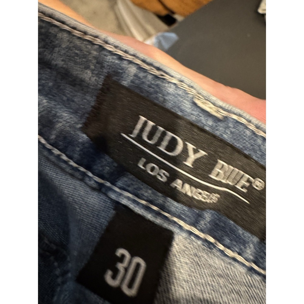 Judy Blue Size 30 Relaxed Fit Jeans (E) - Picture 4 of 6